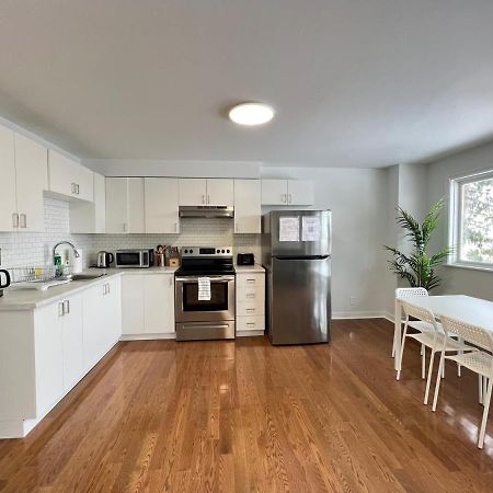 Letitia Heights !B Spacious And Quiet Private Bedroom With Shared Bathroom Barrie Extérieur photo