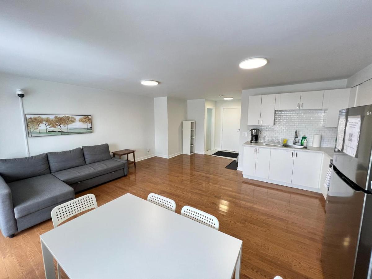 Letitia Heights !B Spacious And Quiet Private Bedroom With Shared Bathroom Barrie Extérieur photo