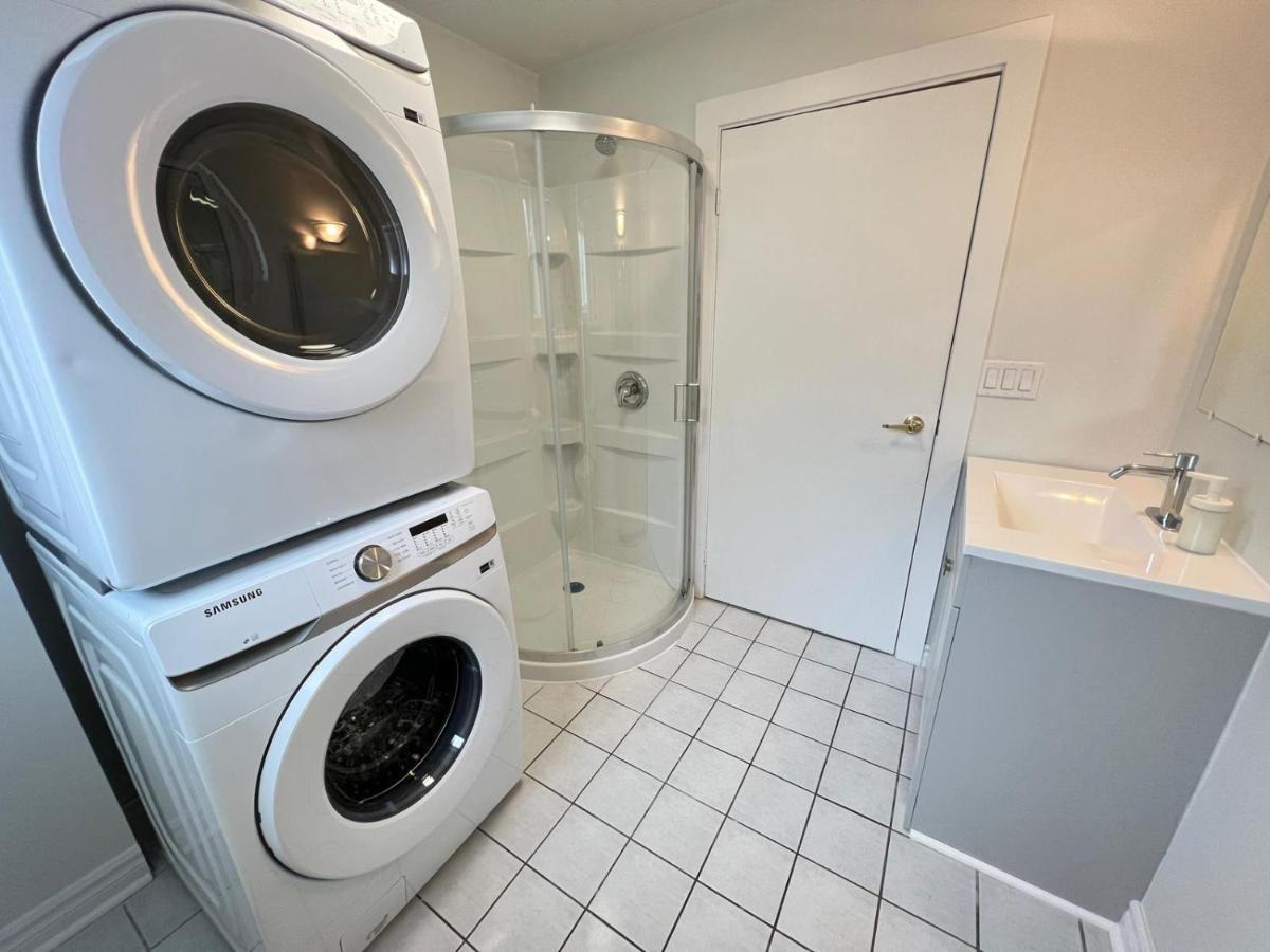 Letitia Heights !B Spacious And Quiet Private Bedroom With Shared Bathroom Barrie Extérieur photo